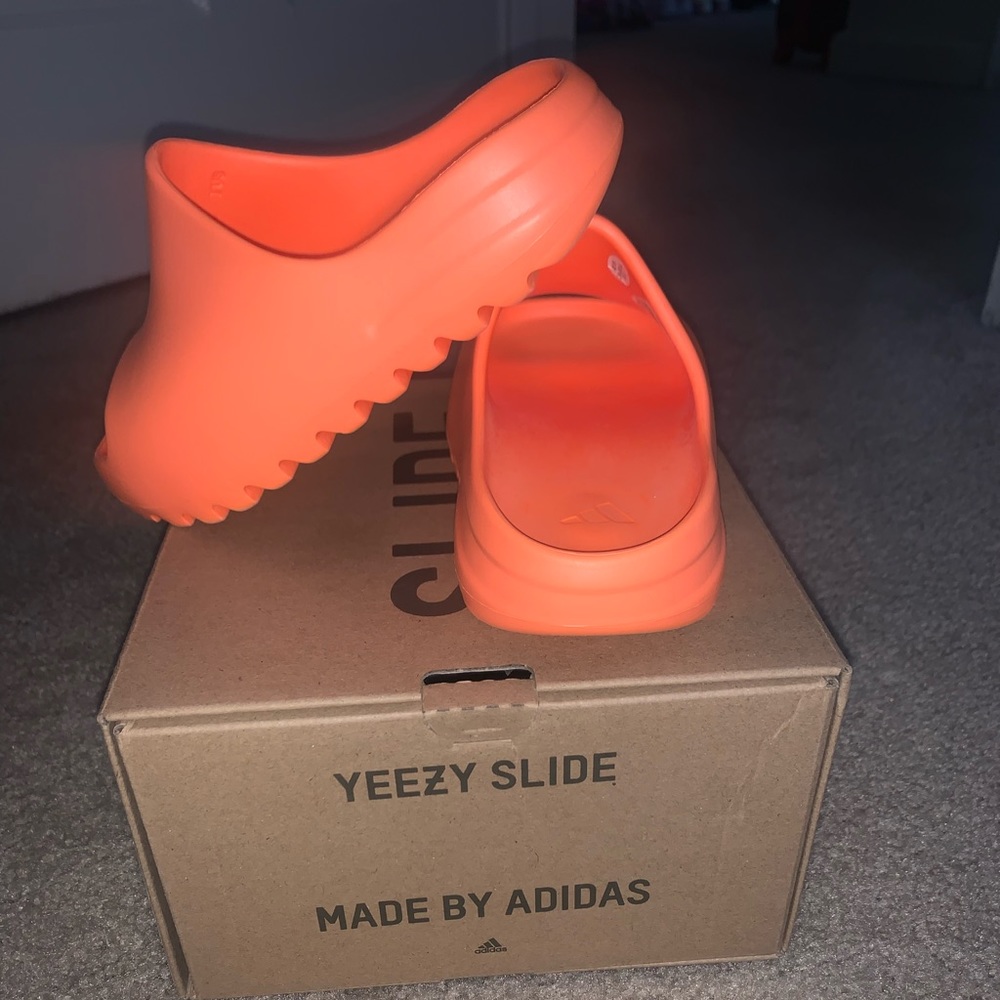 Kids Yeezy Slides